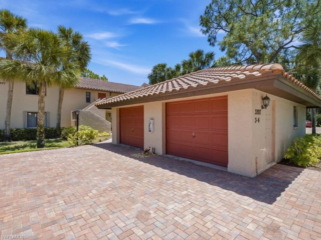 3207 Horse Carriage Way, Unit 403, Naples, FL 34105 Photo