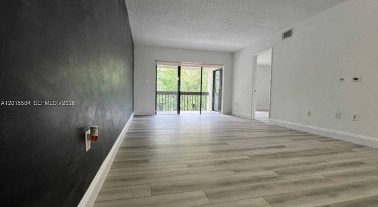 8885 Fontainebleau Blvd , Unit 205, Miami, FL 33172 Photo