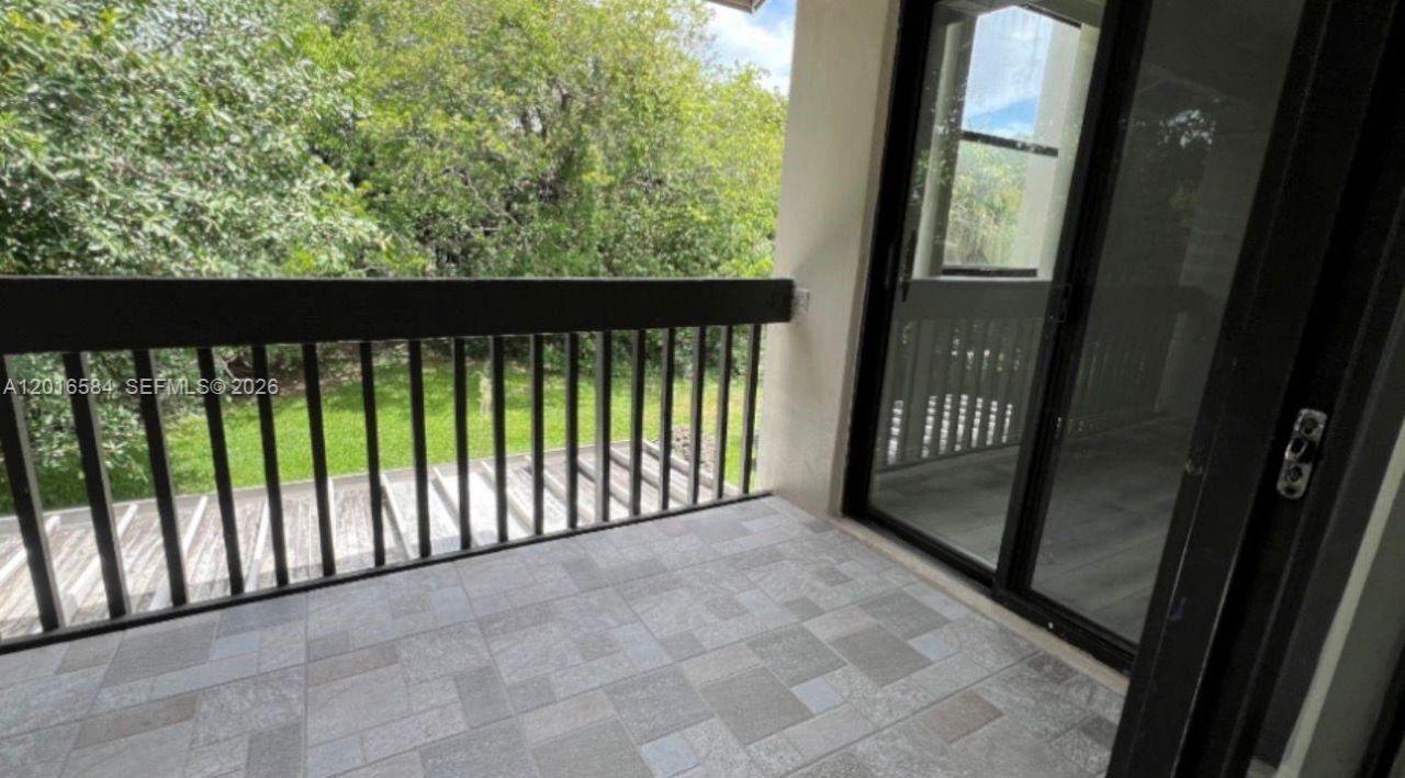 8885 Fontainebleau Blvd , Unit 205, Miami, FL 33172 Photo