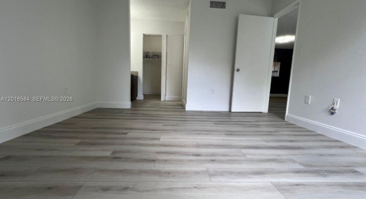 8885 Fontainebleau Blvd , Unit 205, Miami, FL 33172 Photo