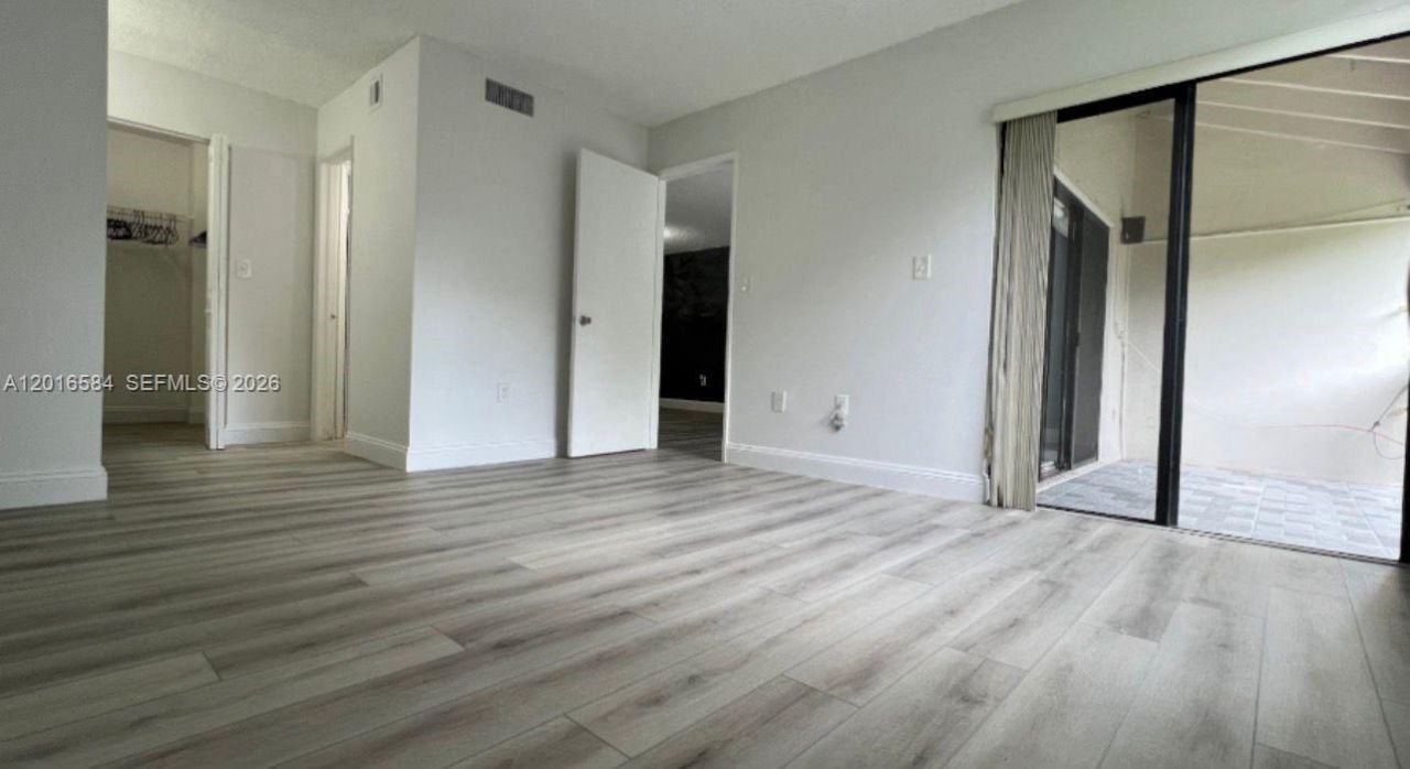 8885 Fontainebleau Blvd , Unit 205, Miami, FL 33172 Photo