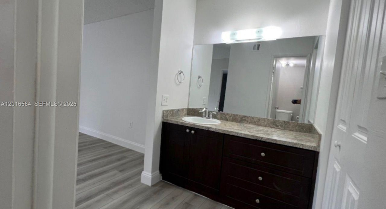 8885 Fontainebleau Blvd , Unit 205, Miami, FL 33172 Photo