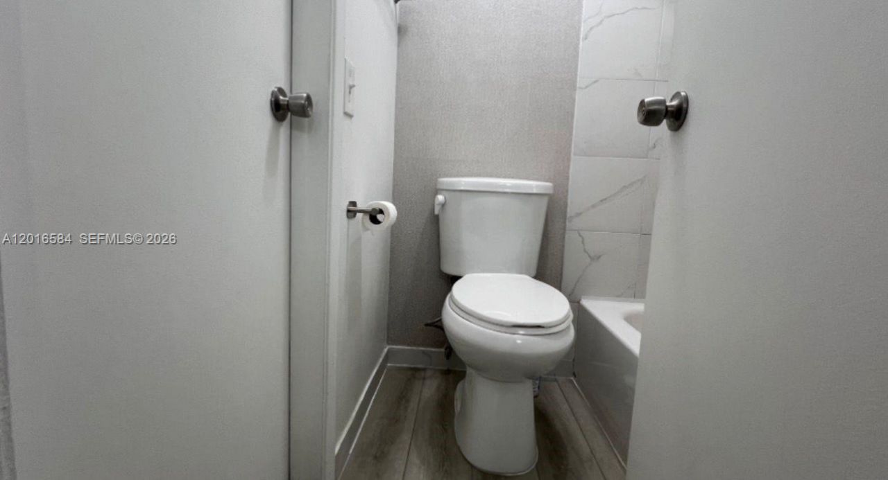 8885 Fontainebleau Blvd , Unit 205, Miami, FL 33172 Photo
