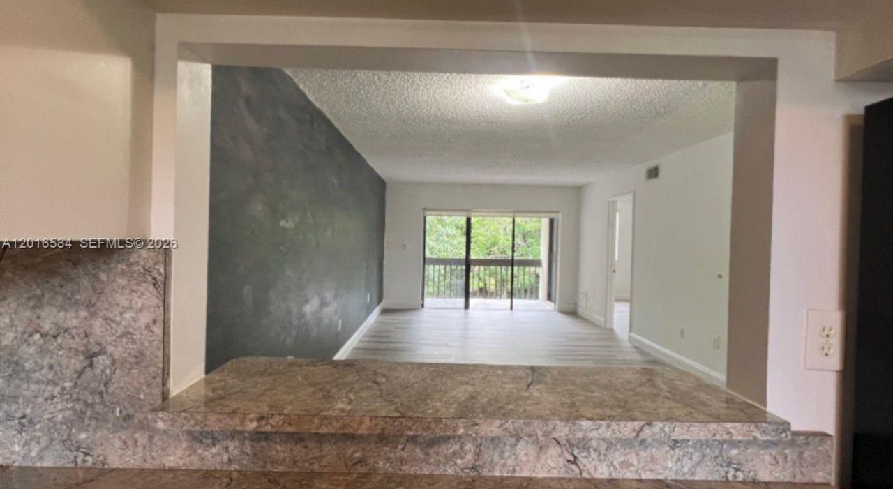 8885 Fontainebleau Blvd , Unit 205, Miami, FL 33172 Photo