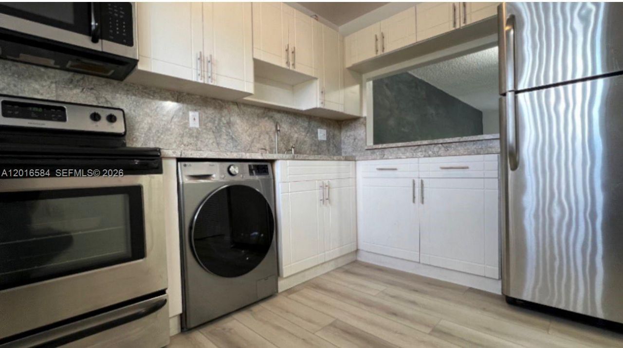 8885 Fontainebleau Blvd , Unit 205, Miami, FL 33172 Photo