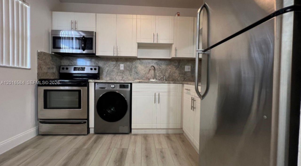 8885 Fontainebleau Blvd , Unit 205, Miami, FL 33172 Photo