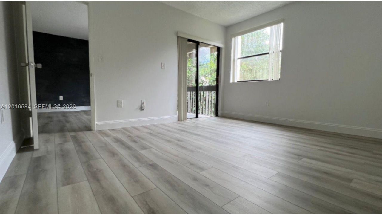 8885 Fontainebleau Blvd , Unit 205, Miami, FL 33172 Photo