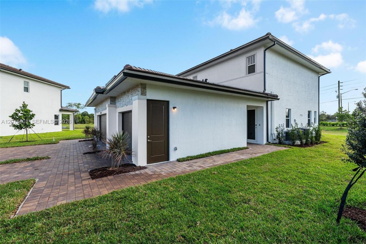 4480 SW 122nd Ter, Davie, FL 33330 Photo