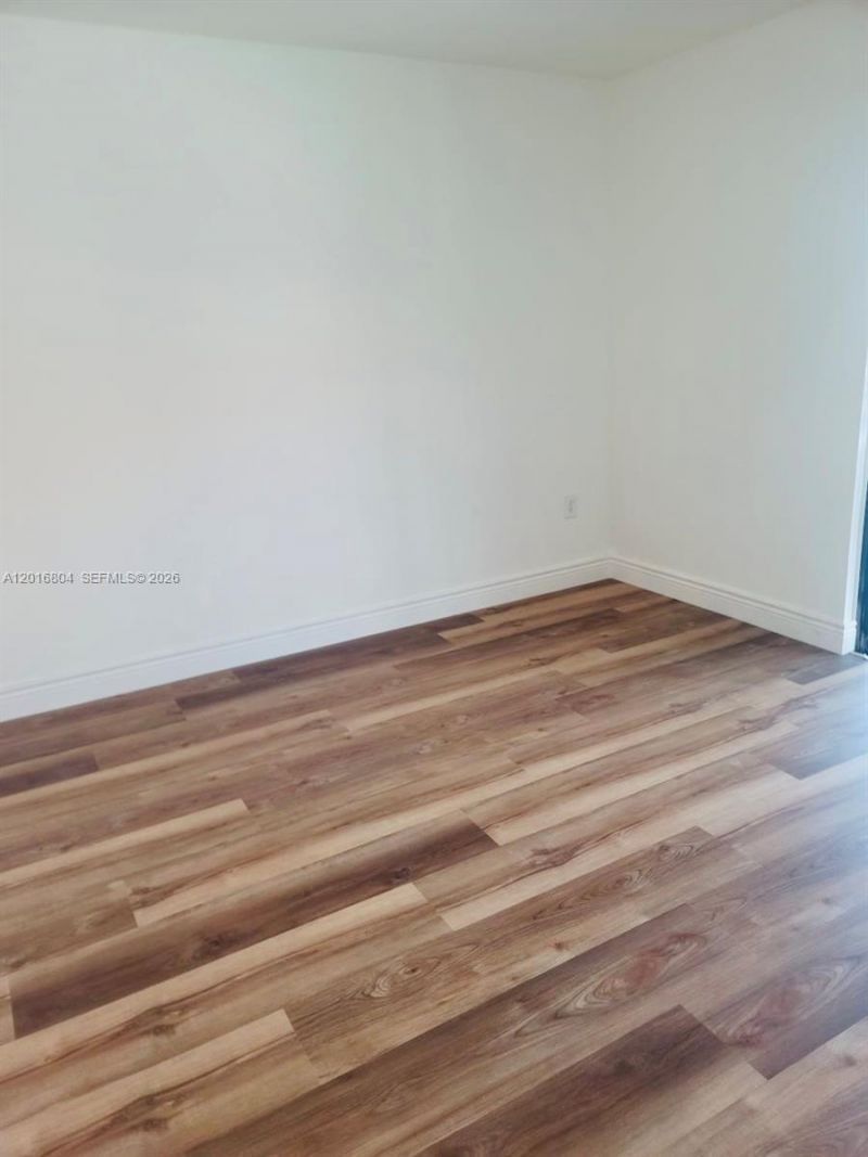 2166 W 60 St, Unit 15-201, Hialeah, FL 33016 Photo