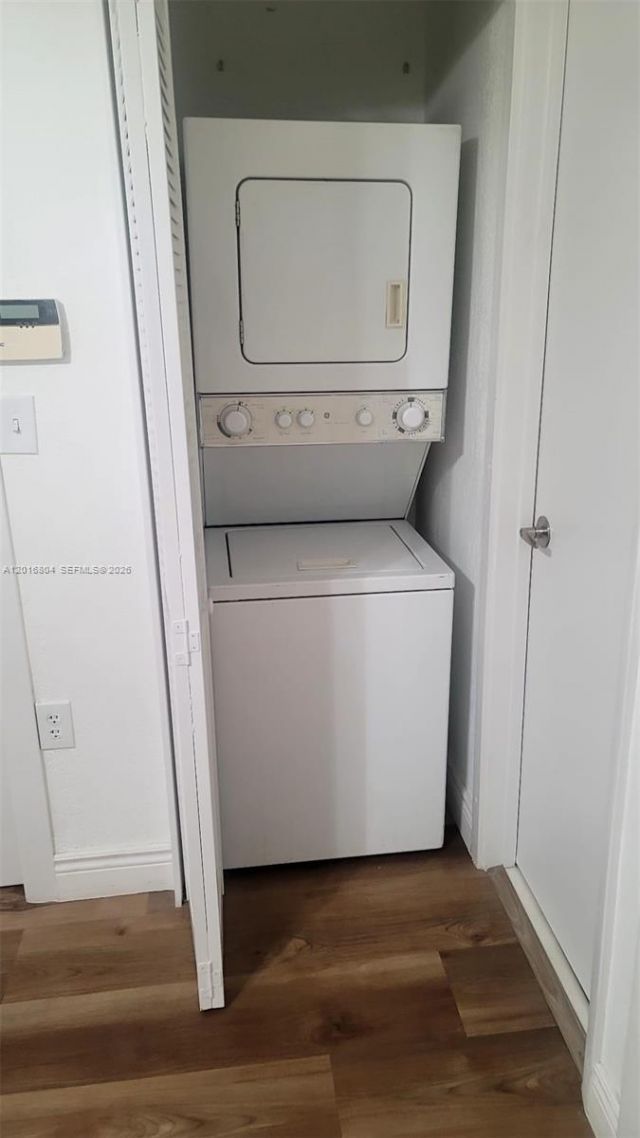 2166 W 60 St, Unit 15-201, Hialeah, FL 33016 Photo