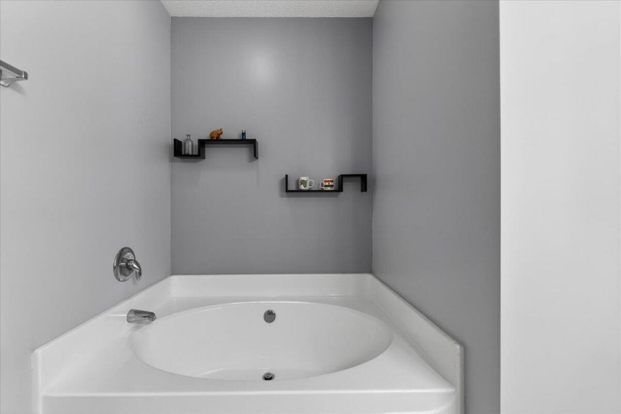 119 Tyron Road Photo 26