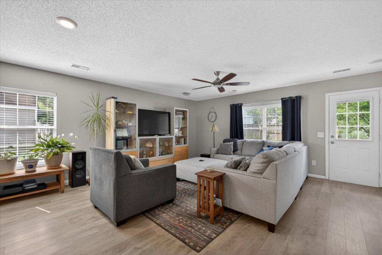 119 Tyron Road Photo 4