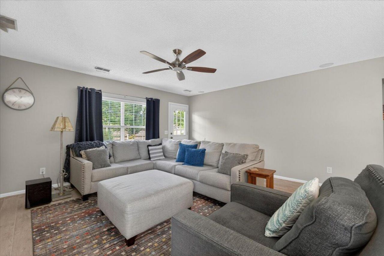 119 Tyron Road Photo 6