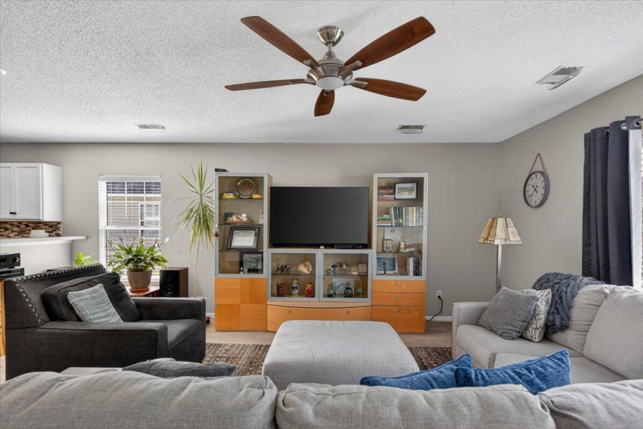 119 Tyron Road Photo 8