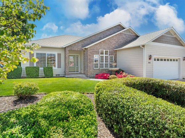 103 Greenmoor Drive, Eagle Point, OR 97524