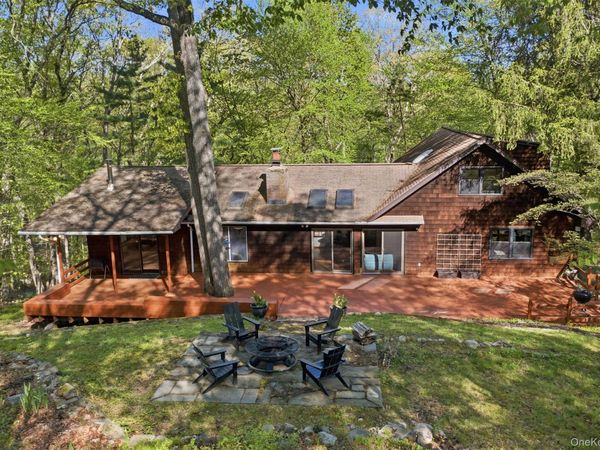 8 Upper Shad Road, Pound Ridge, NY 10576