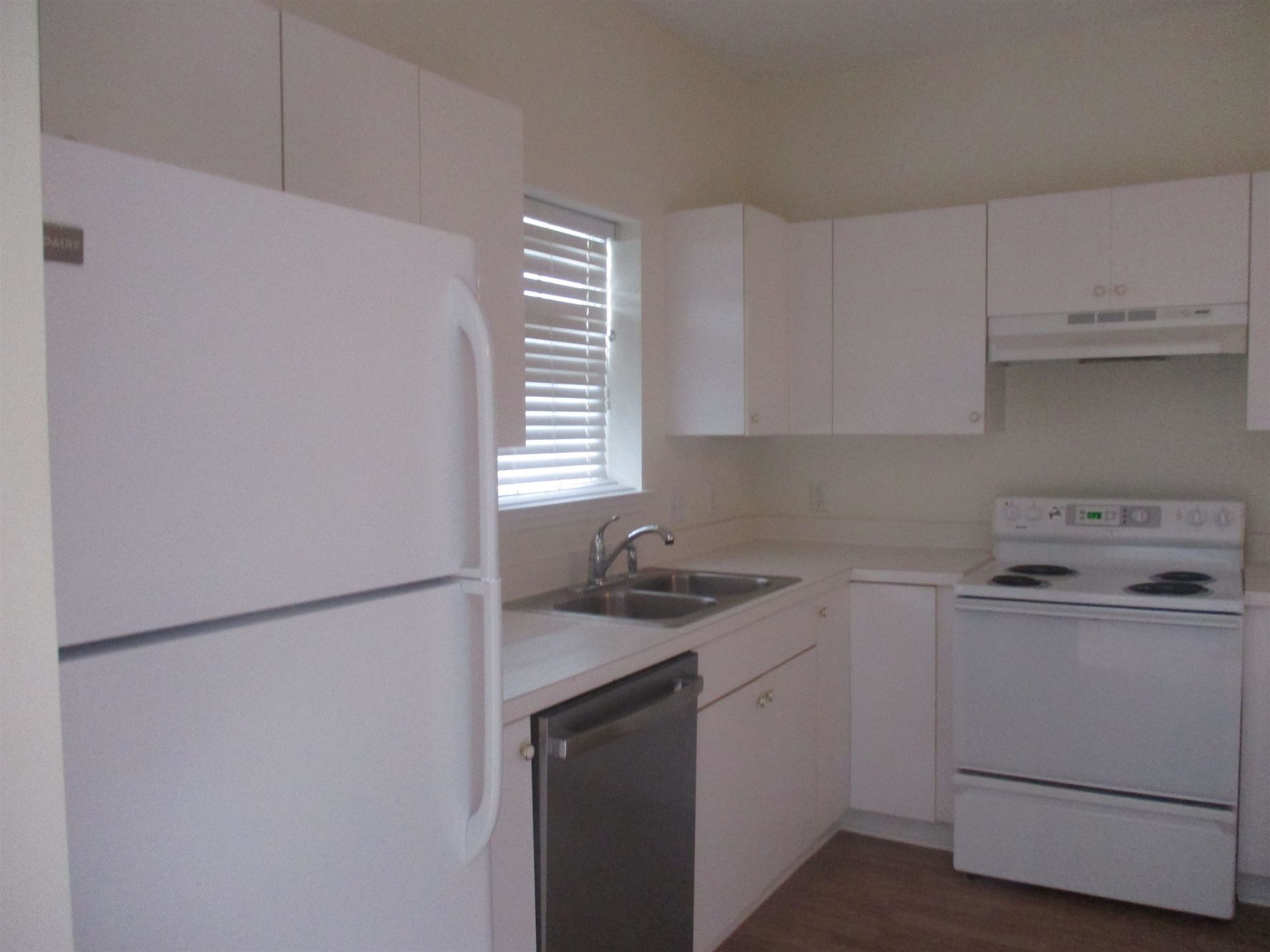 3951 Gladiola Dr. Photo 4