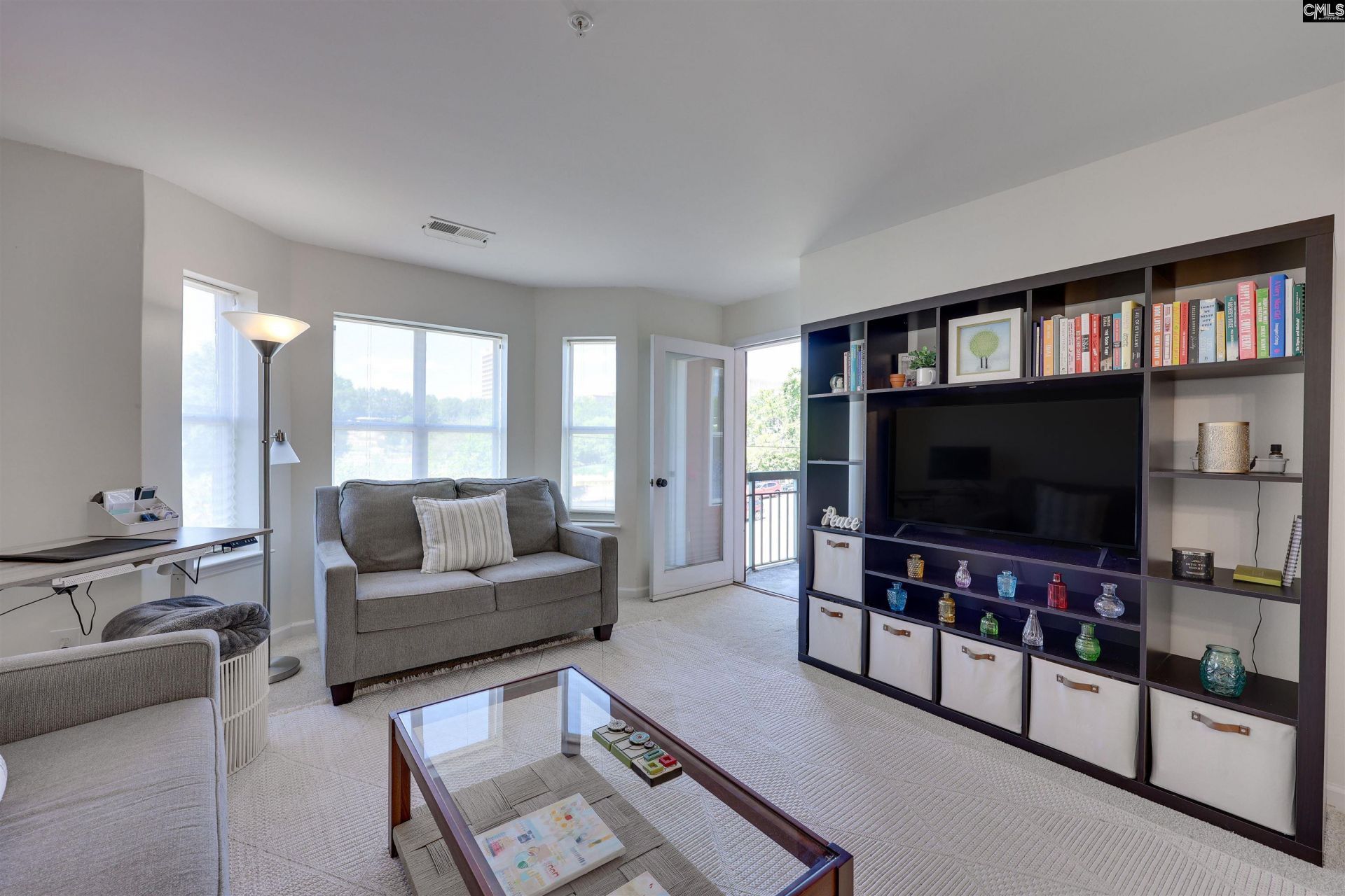 900 Taylor Street Photo 4