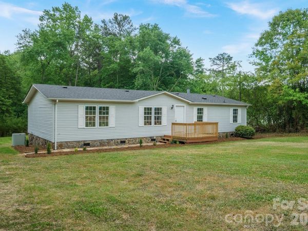 2780 Orangewood Lane, Newton, NC 28658