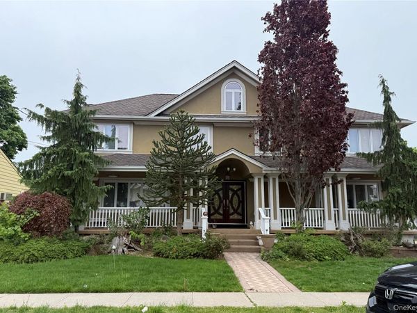 30 3rd Avenue , Westbury, NY 11590