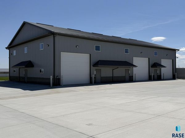 217 E Honeysuckle St, Brandon, SD 57005