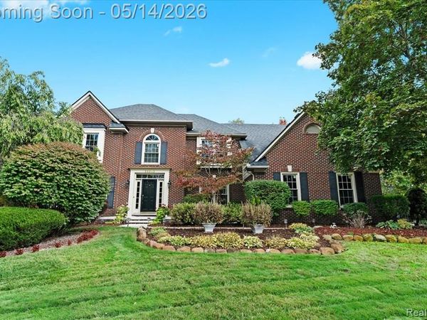 25882 Venetian Court, Novi, MI 48374