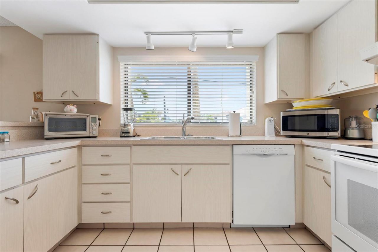 6703 Midnight Pass Road, Unit 101, Sarasota, FL 34242 Photo