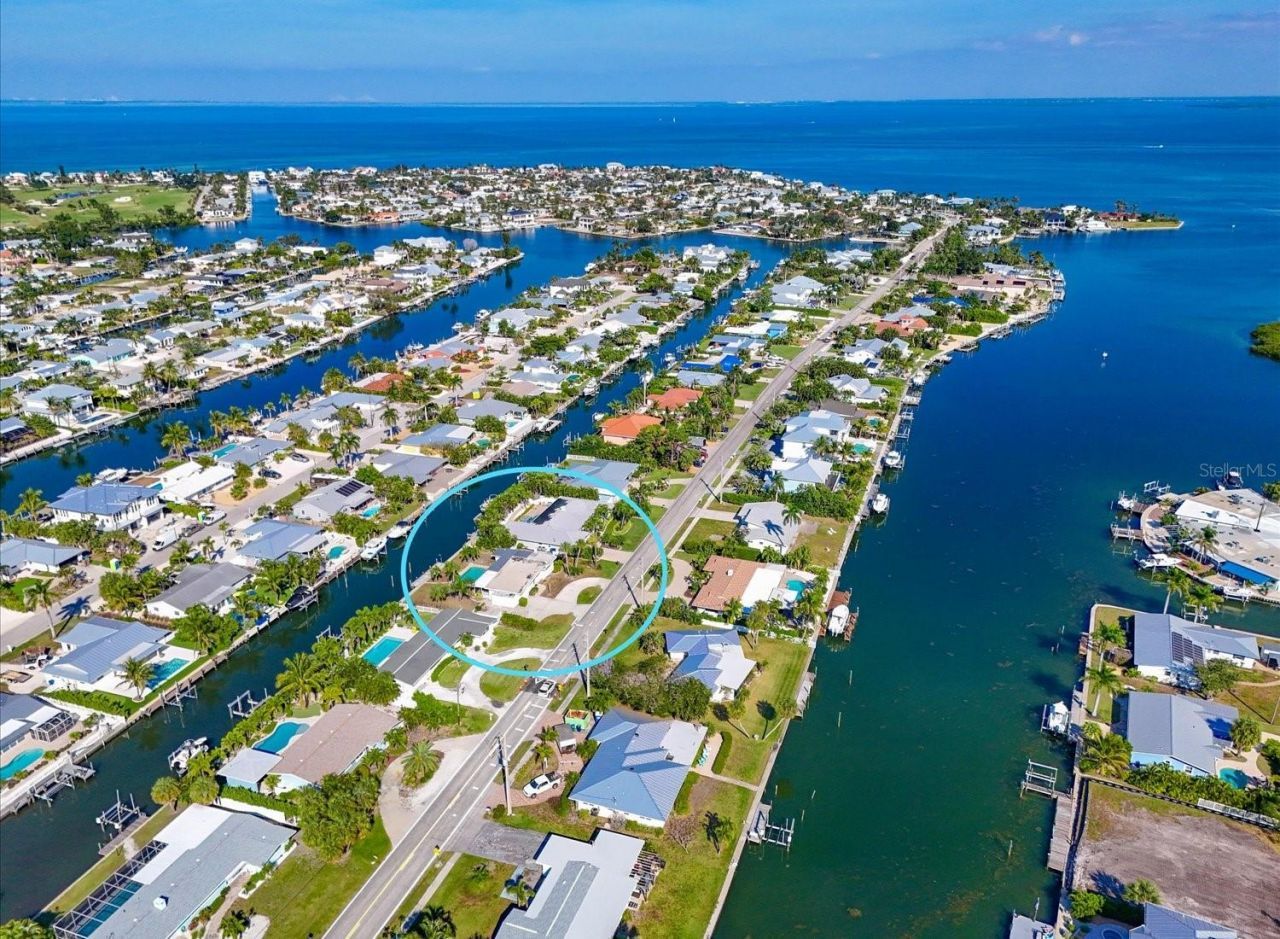 512 Key Royale Drive, Holmes Beach, FL 34217 Photo