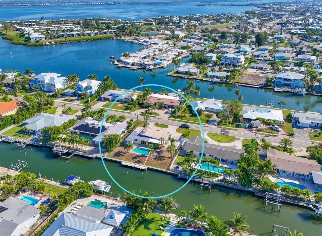 512 Key Royale Drive, Holmes Beach, FL 34217 Photo