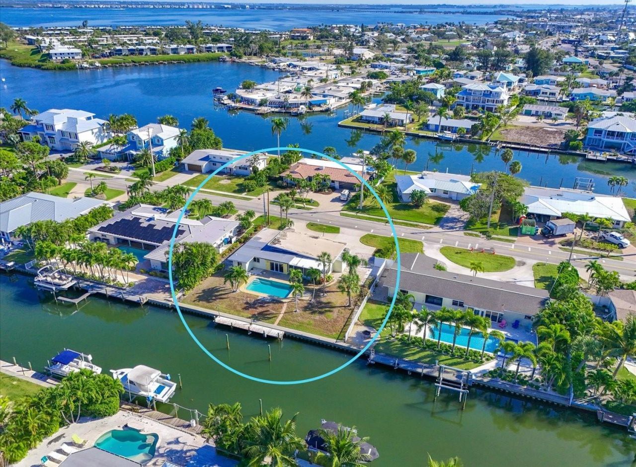 512 Key Royale Drive, Holmes Beach, FL 34217 Photo