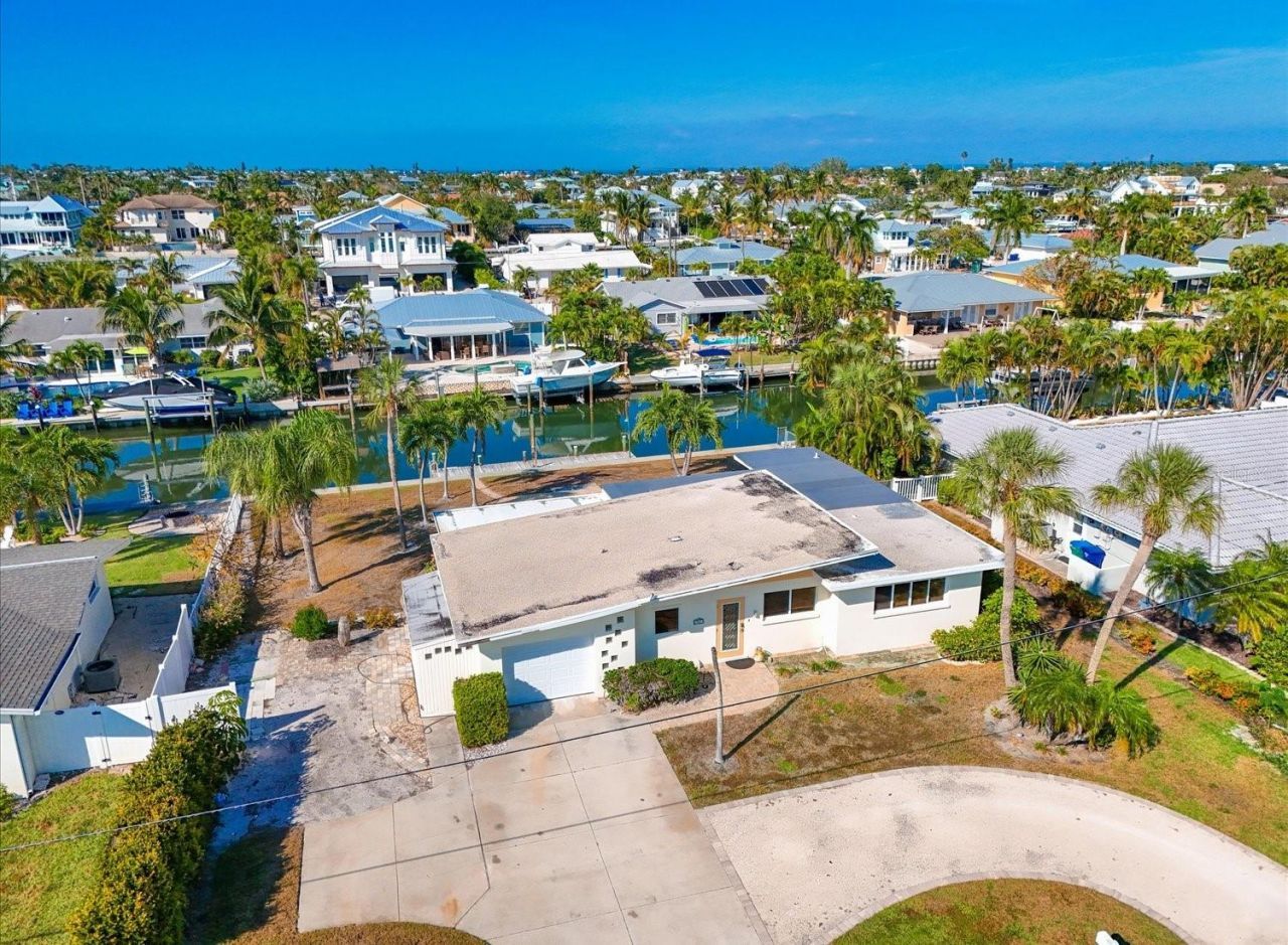 512 Key Royale Drive, Holmes Beach, FL 34217 Photo