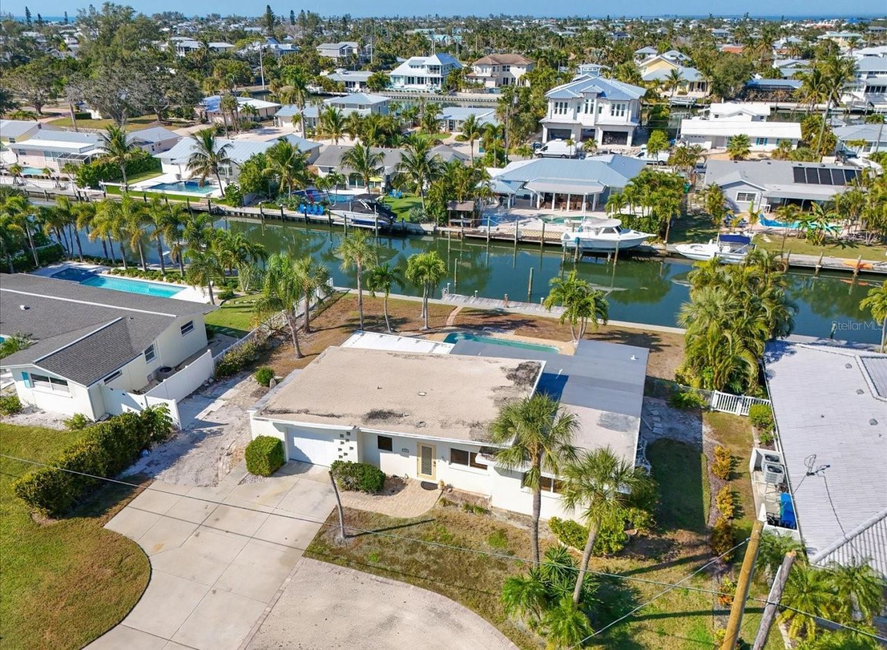 512 Key Royale Drive, Holmes Beach, FL 34217 Photo