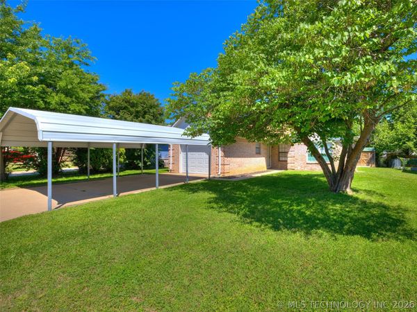 606 W 19th Street S, Claremore, OK 74019