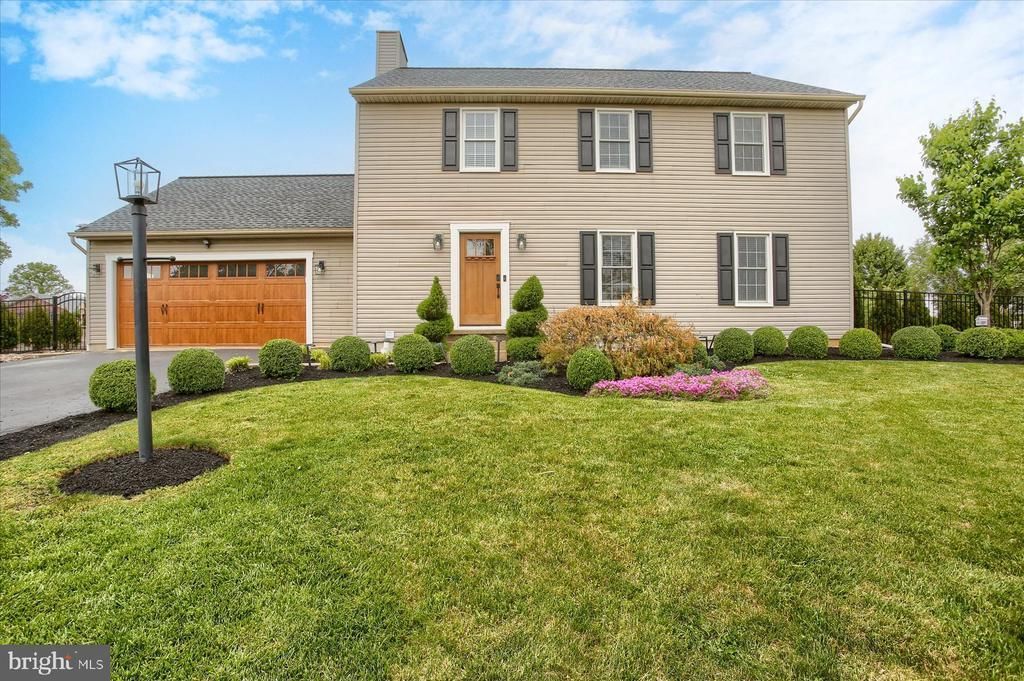 11 WHEATSTONE DRIVE, PALMYRA, PA 17078