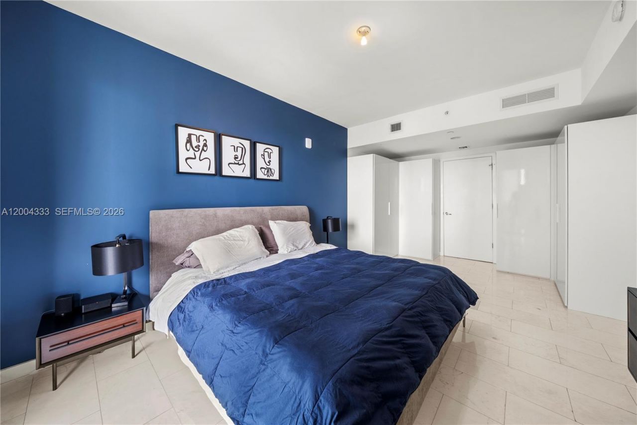 1010 Brickell Ave, Unit 3904, Miami, FL 33131 Photo