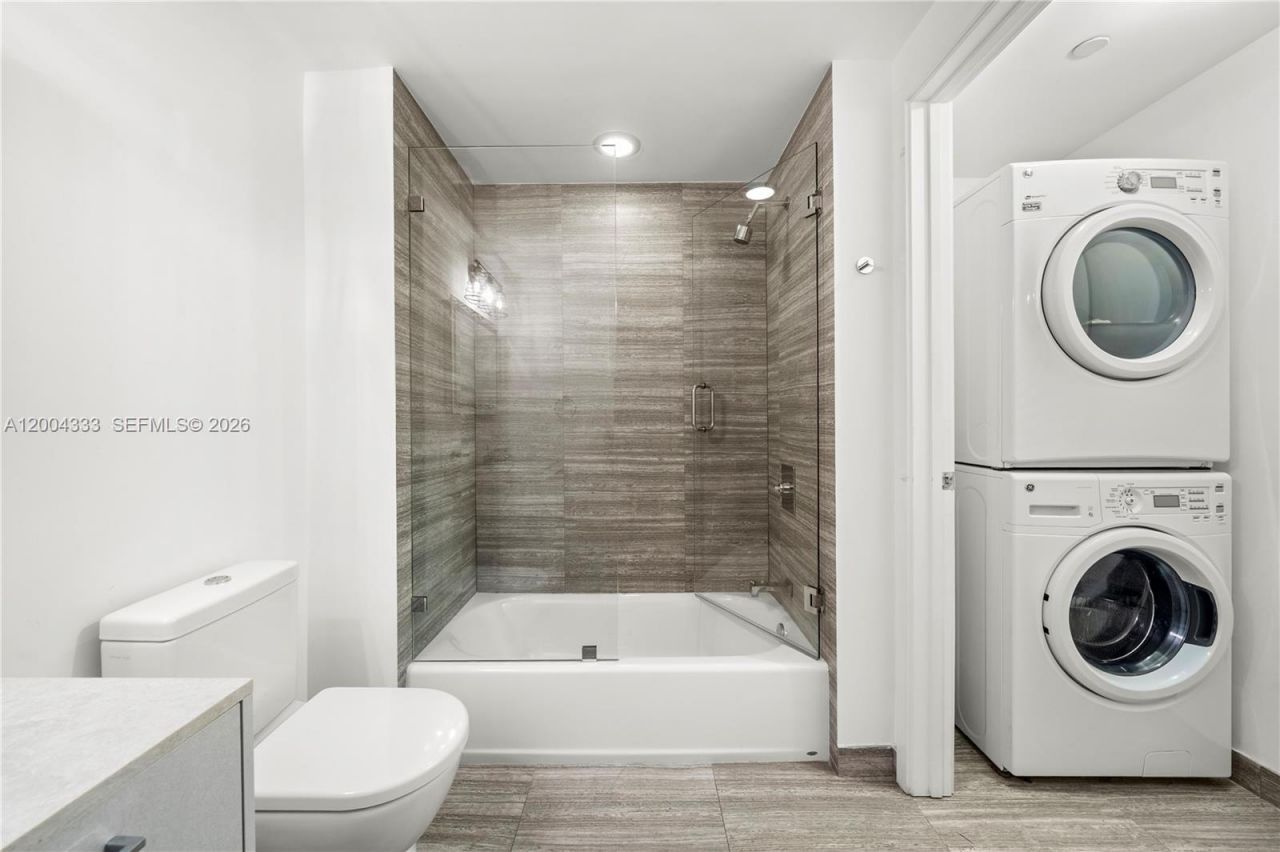 1010 Brickell Ave, Unit 3904, Miami, FL 33131 Photo