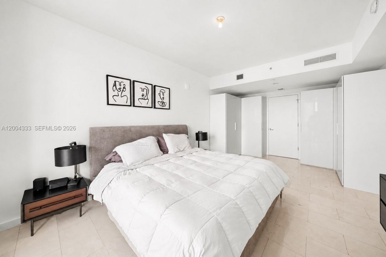 1010 Brickell Ave, Unit 3904, Miami, FL 33131 Photo