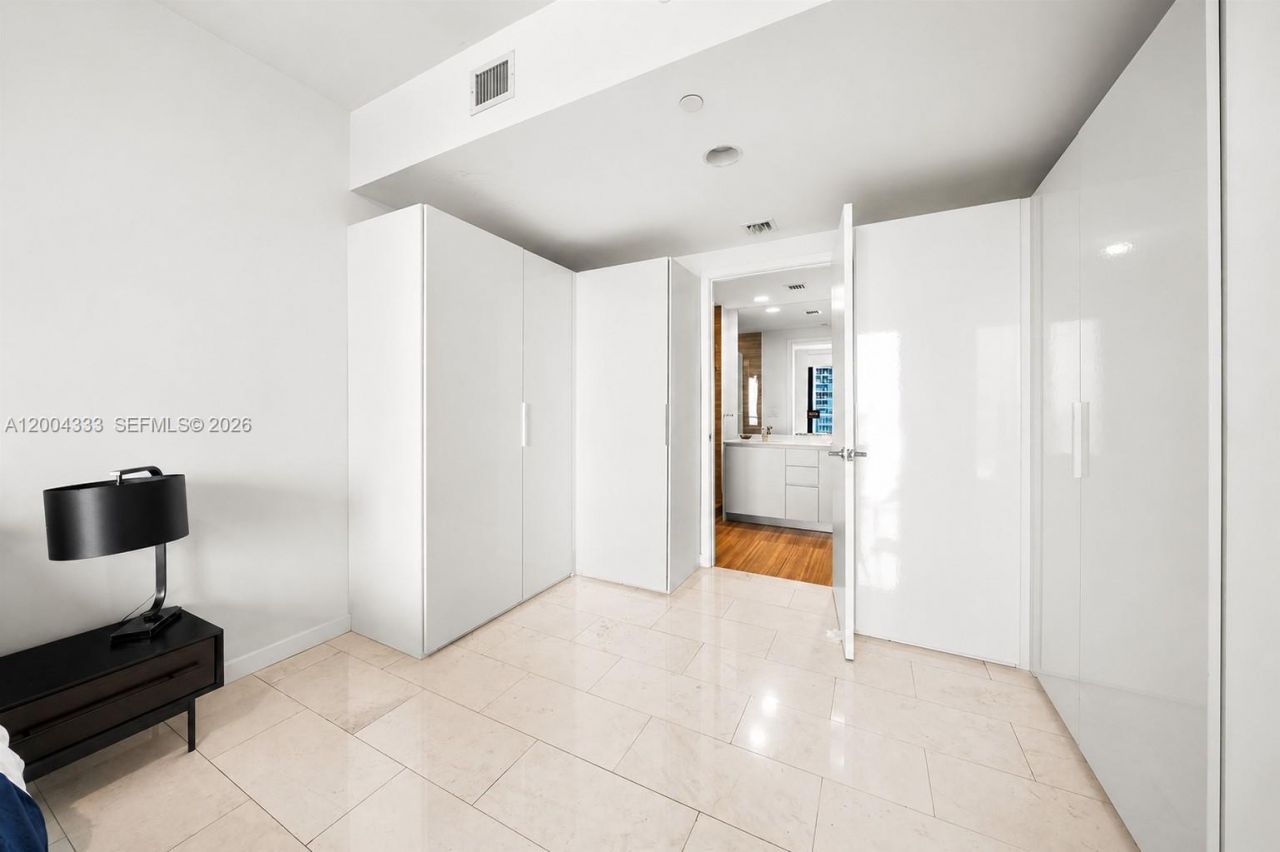 1010 Brickell Ave, Unit 3904, Miami, FL 33131 Photo