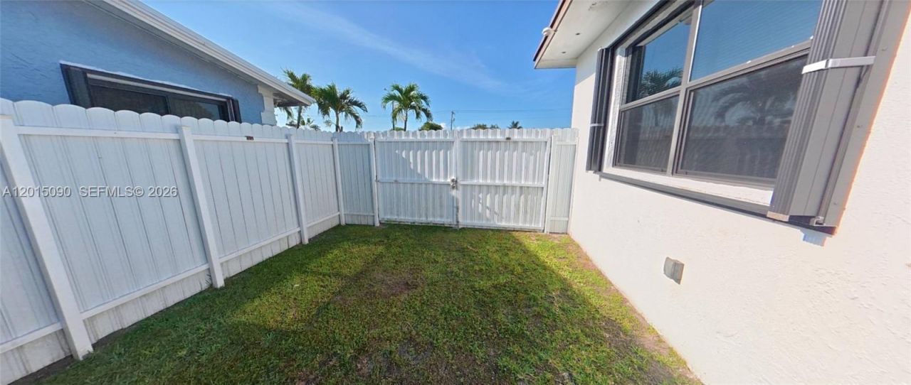 10955 SW 217th Ter , Miami, FL 33170 Photo