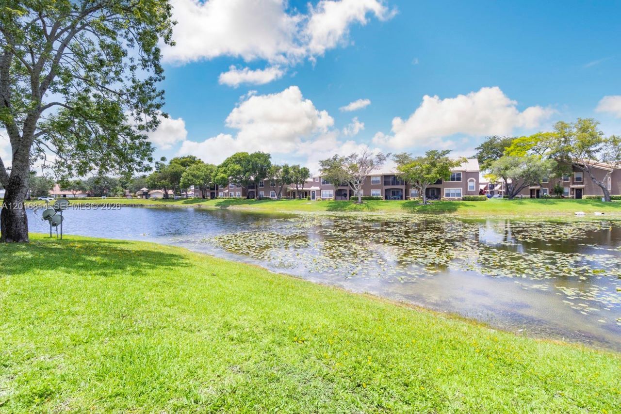 9022 NW 28th Dr , Unit 2-201, Coral Springs, FL 33065 Photo
