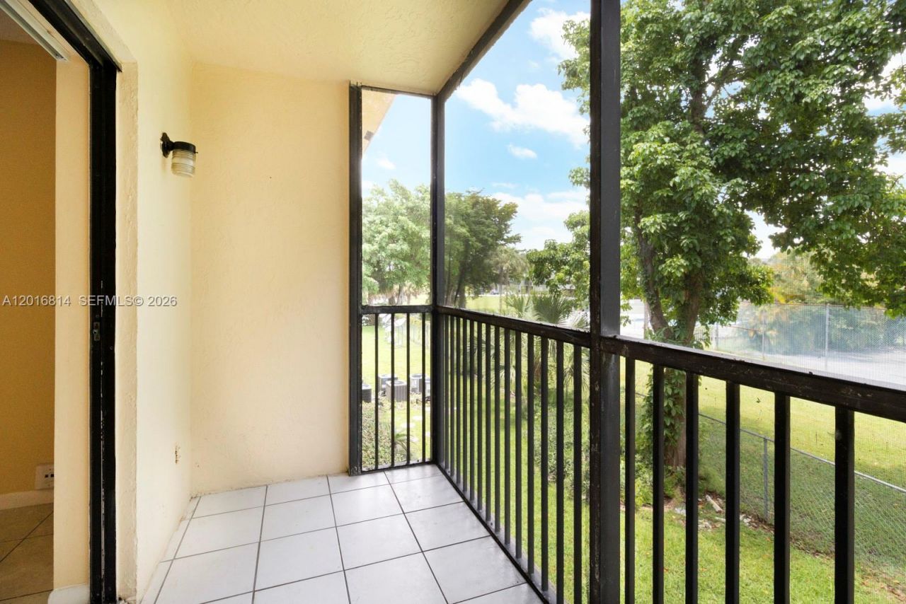 9022 NW 28th Dr , Unit 2-201, Coral Springs, FL 33065 Photo