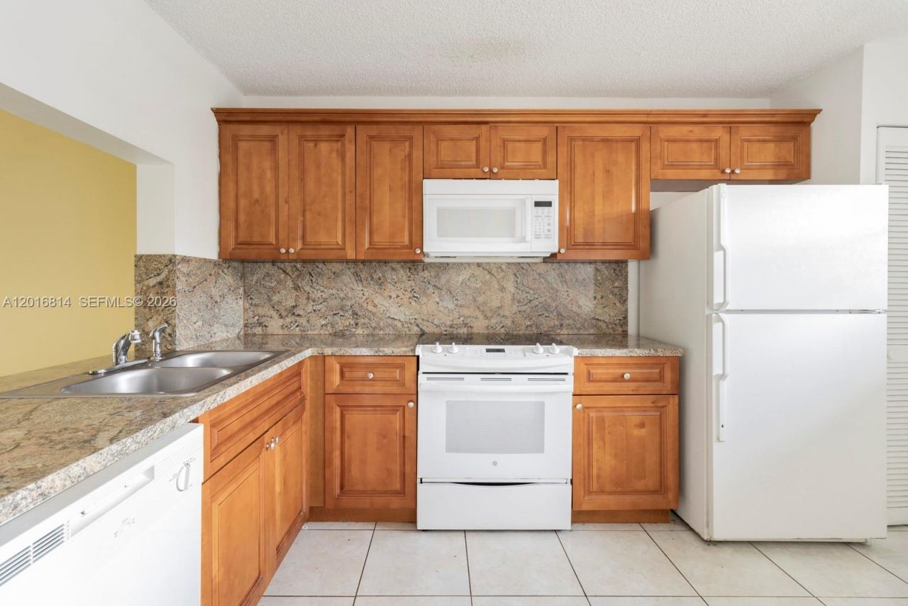 9022 NW 28th Dr , Unit 2-201, Coral Springs, FL 33065 Photo
