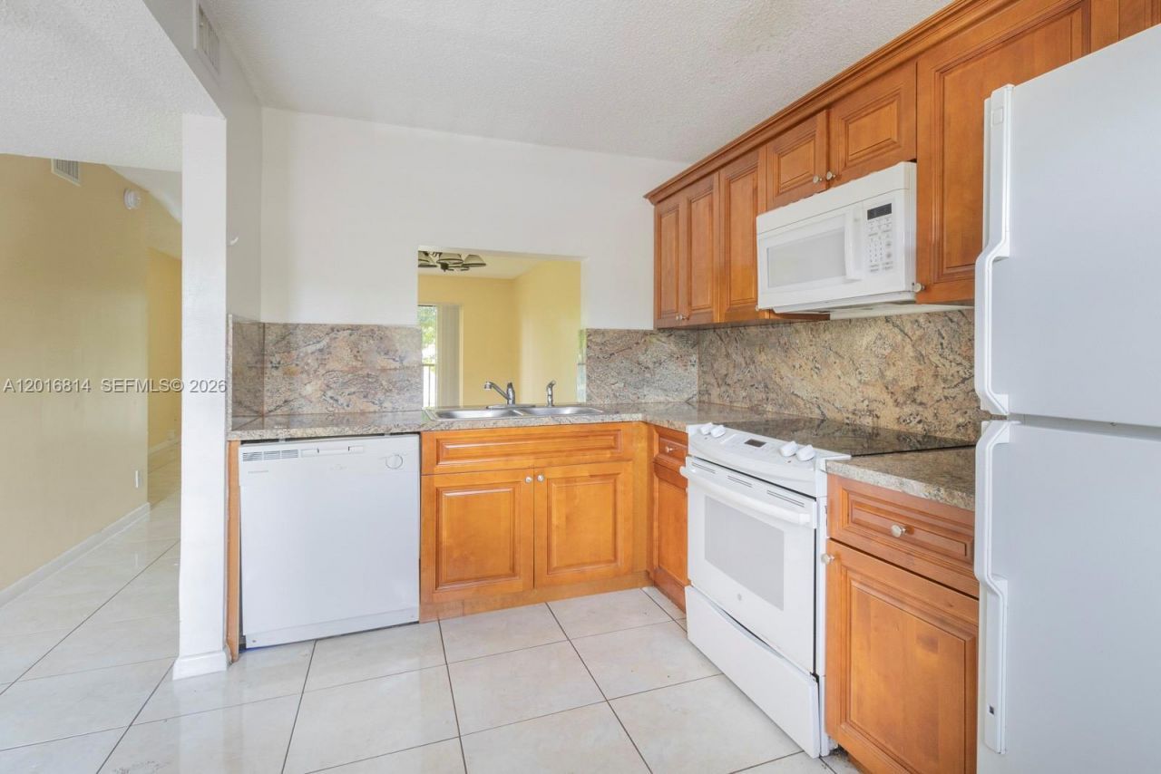 9022 NW 28th Dr , Unit 2-201, Coral Springs, FL 33065 Photo