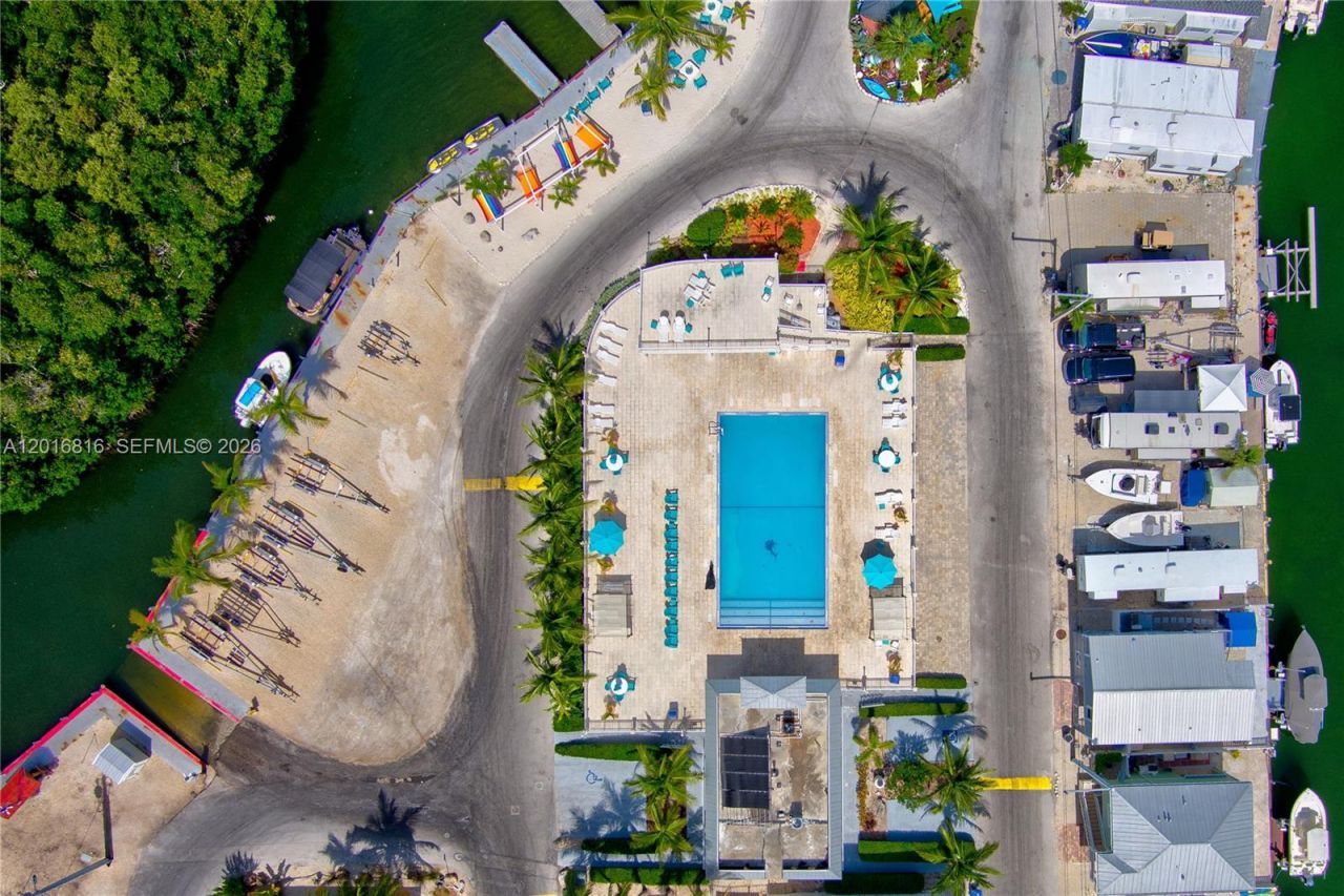 325 Calusa , Key Largo, FL 33037 Photo