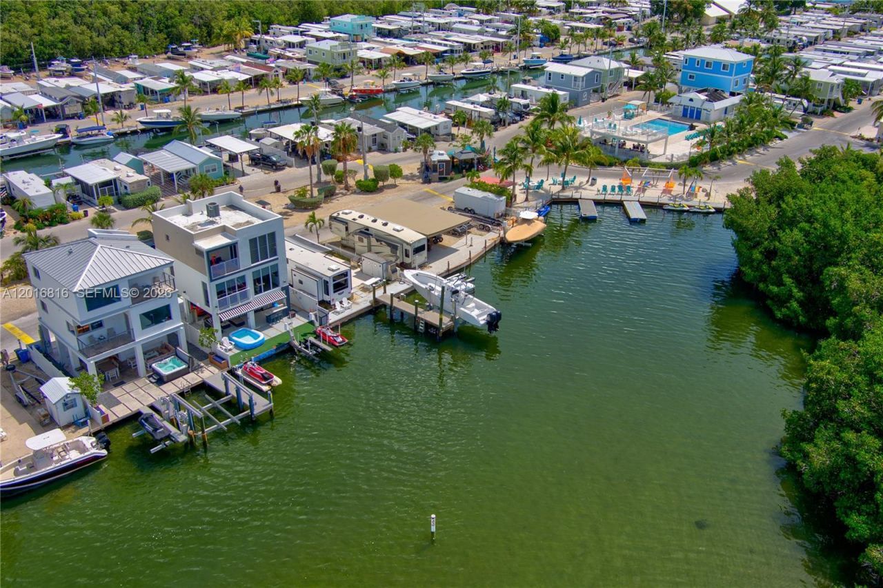 325 Calusa , Key Largo, FL 33037 Photo
