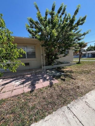 901 SW 4th Ter , Hallandale Beach, FL 33009 Photo