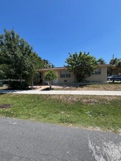 901 SW 4th Ter, Hallandale Beach, FL 33009 Photo