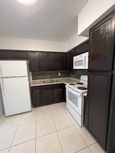 901 SW 4th Ter , Hallandale Beach, FL 33009 Photo