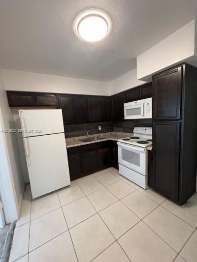 901 SW 4th Ter , Hallandale Beach, FL 33009 Photo