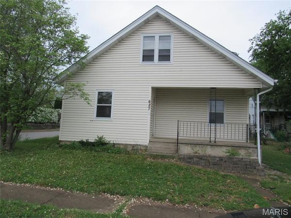 627 S Benton Avenue , St Charles, MO 63301